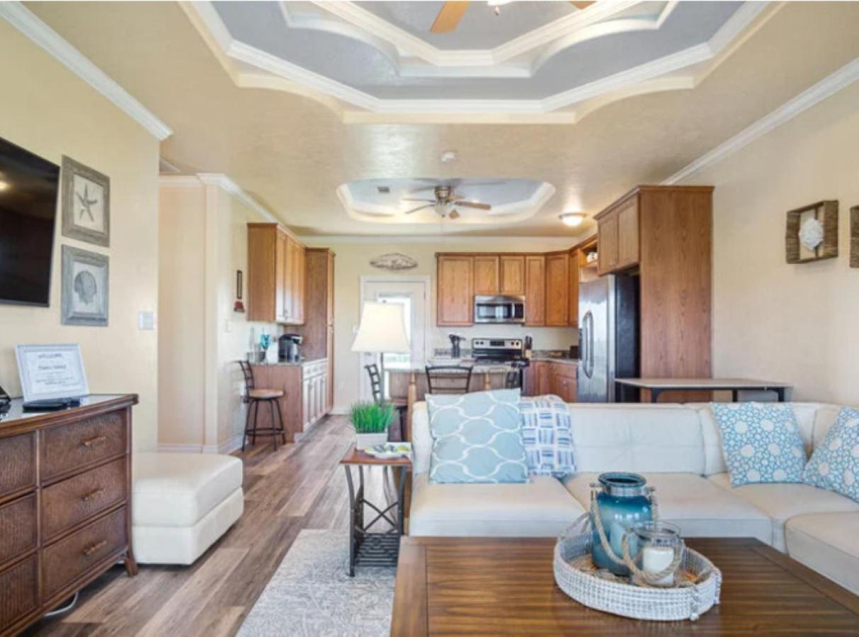 Fancy Nancy 2 Min Walk To Beach, Lyft, Pet-Friendly Bolivar Peninsula Kültér fotó